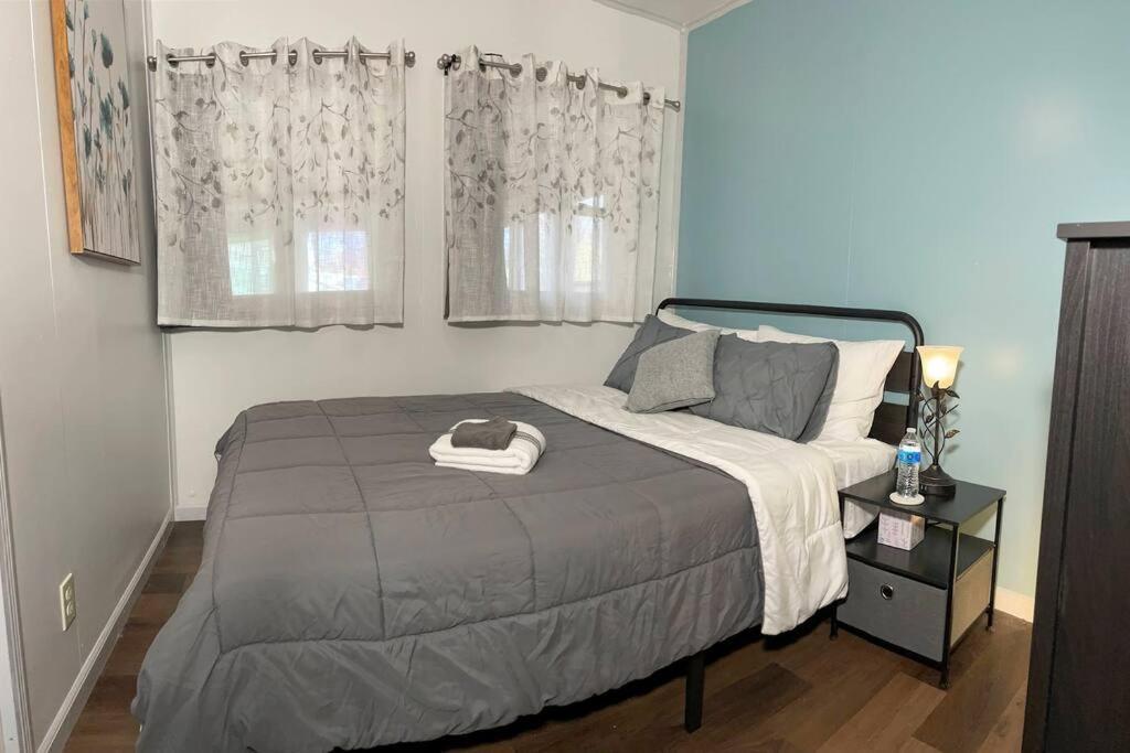 *King Bed/3Bds House Near Naval Base & 6Flags* Appartement Waukegan Buitenkant foto