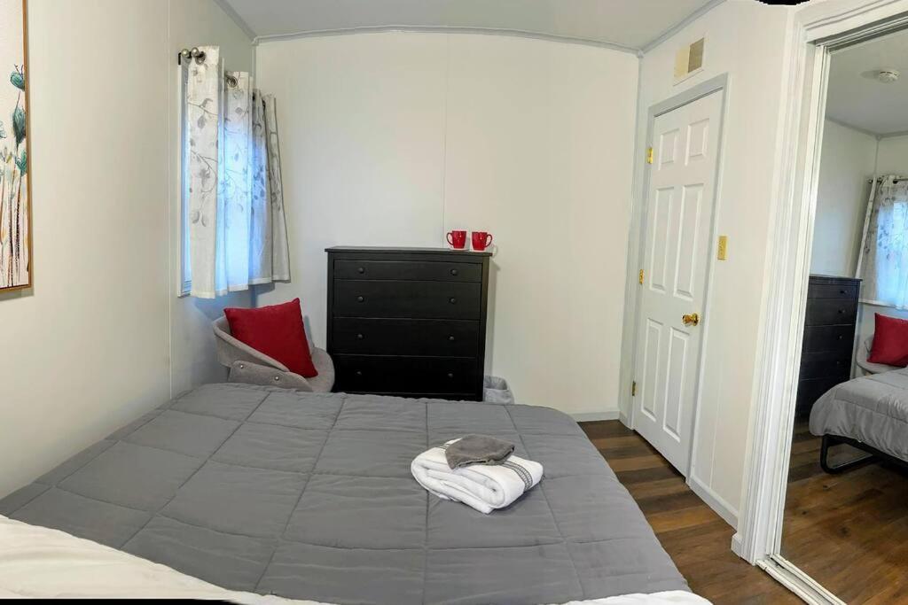 *King Bed/3Bds House Near Naval Base & 6Flags* Appartement Waukegan Buitenkant foto